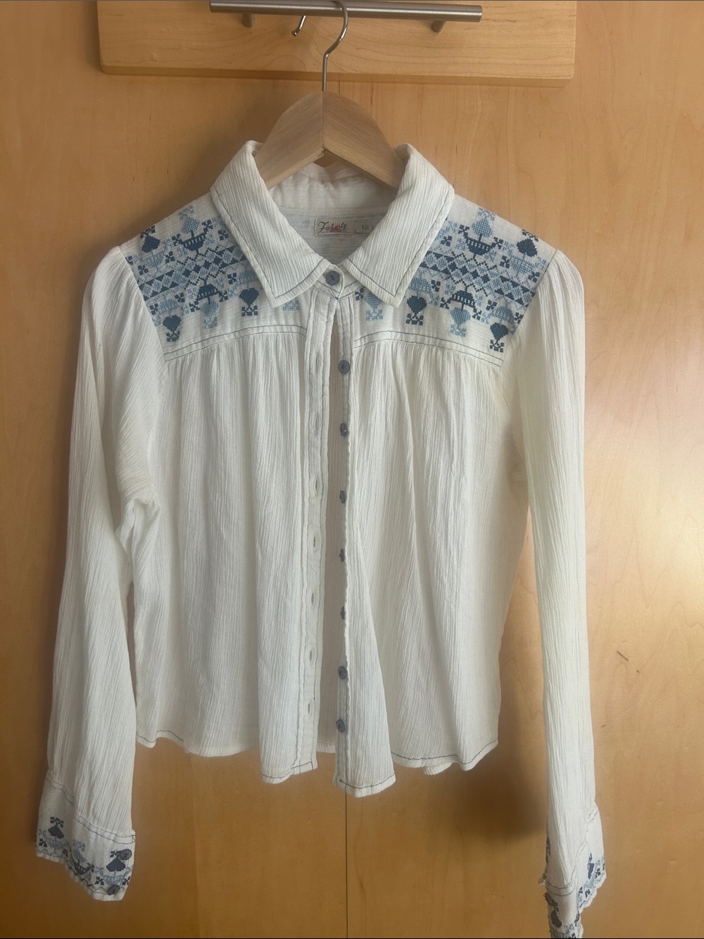 Faherty Ivory Button-Down Top with Blue stitched design